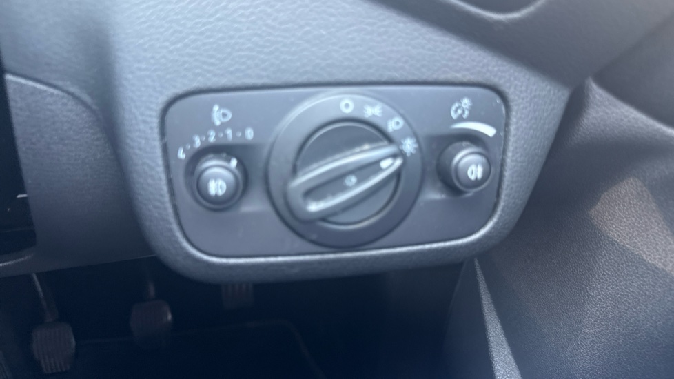 Ford Kuga 2.0 TDCi Titanium Edition 5dr 2WD Diesel Estate - Image 27