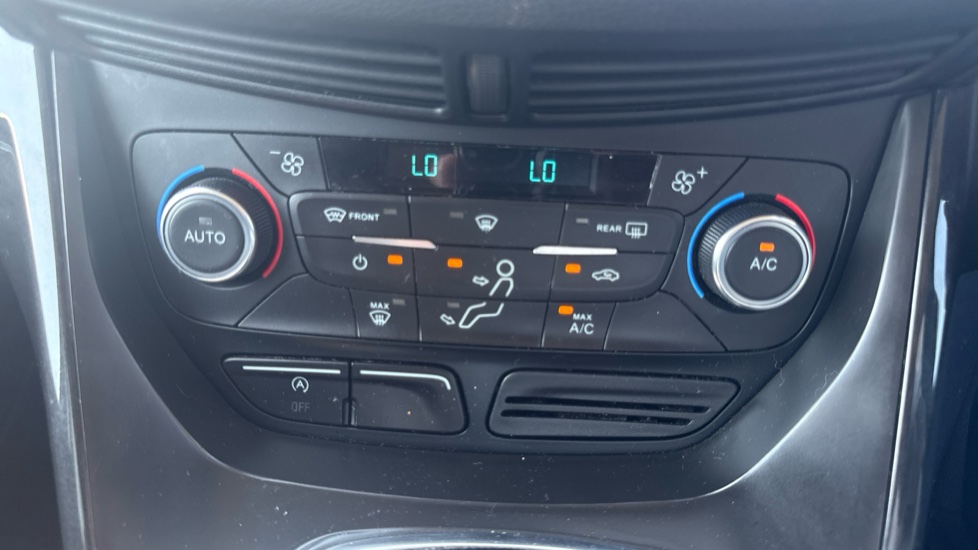 Ford Kuga 2.0 TDCi Titanium Edition 5dr 2WD Diesel Estate - Image 31