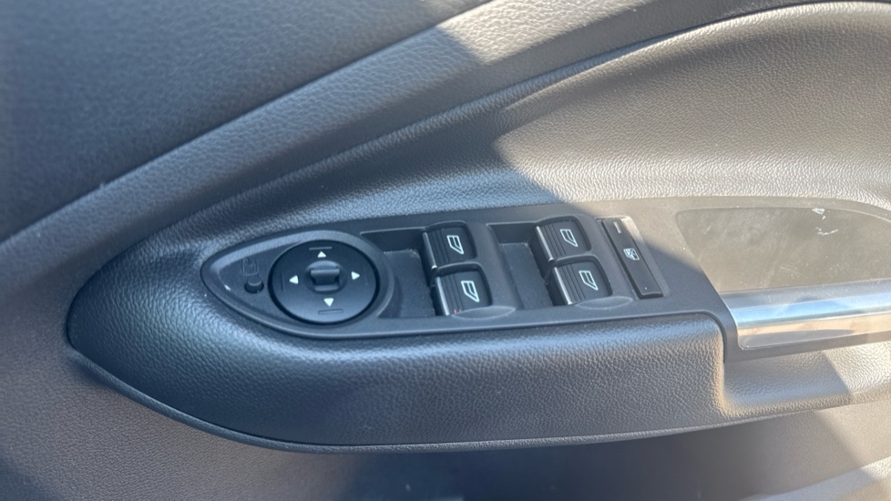Ford Kuga 2.0 TDCi Titanium Edition 5dr 2WD Diesel Estate - Image 40