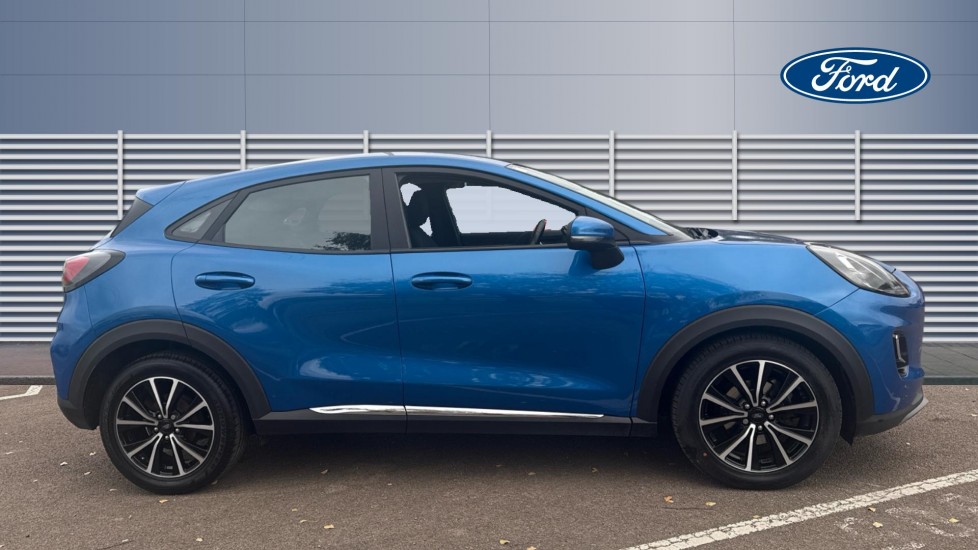 Ford Puma 1.0 EcoBoost Hybrid mHEV Titanium 5dr Petrol Hatchback - Image 5