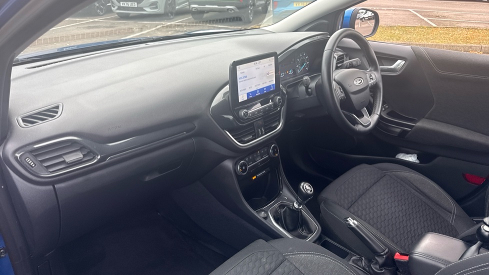Ford Puma 1.0 EcoBoost Hybrid mHEV Titanium 5dr Petrol Hatchback - Image 9