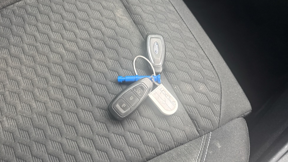 Ford Puma 1.0 EcoBoost Hybrid mHEV Titanium 5dr Petrol Hatchback - Image 19