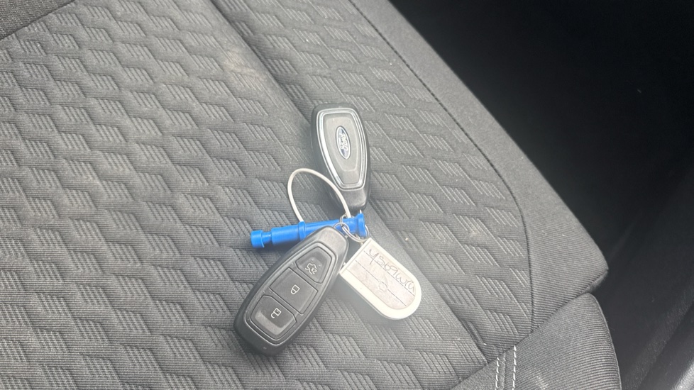 Ford Puma 1.0 EcoBoost Hybrid mHEV Titanium 5dr Petrol Hatchback - Image 20