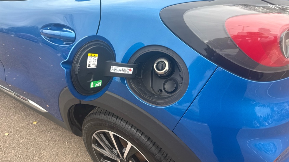 Ford Puma 1.0 EcoBoost Hybrid mHEV Titanium 5dr Petrol Hatchback - Image 28