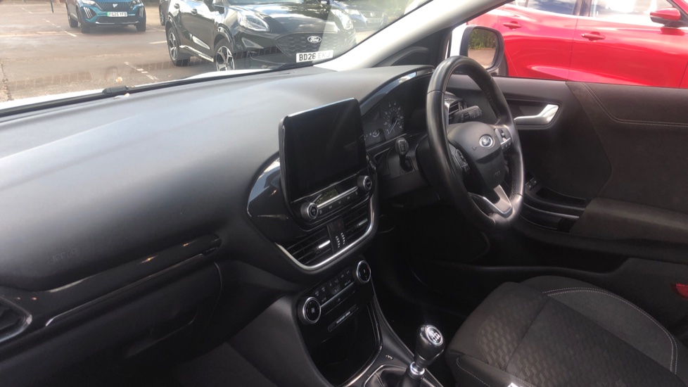 Ford Puma 1.0 EcoBoost Hybrid mHEV Titanium 5dr Petrol Hatchback - Image 9