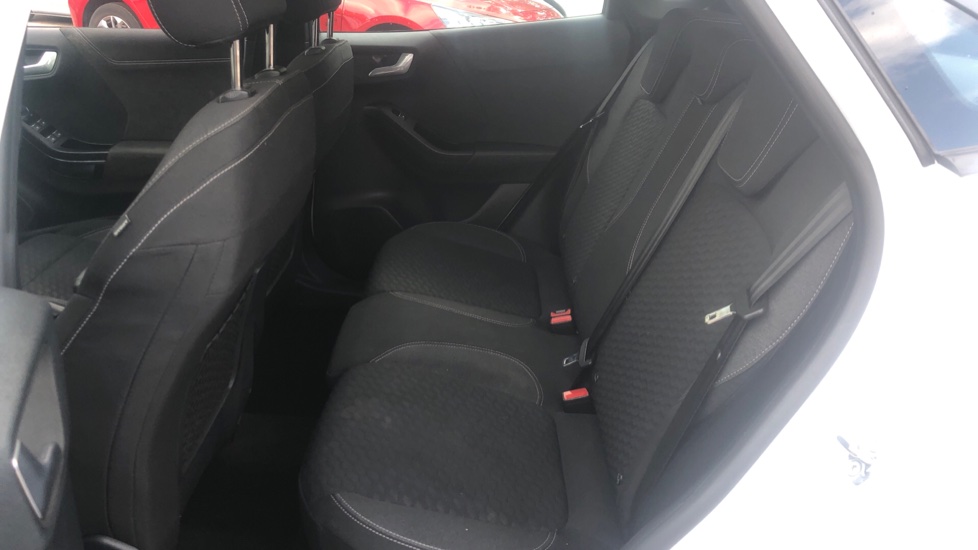 Ford Puma 1.0 EcoBoost Hybrid mHEV Titanium 5dr Petrol Hatchback - Image 16