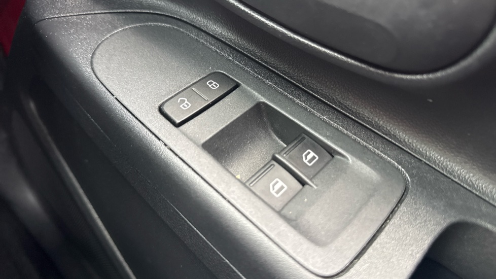 Skoda CITIGO 1.0 MPI Colour Edition 3dr Petrol Hatchback - Image 21