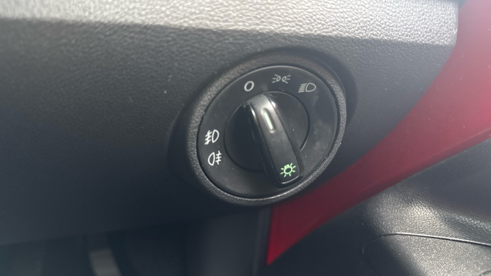 Skoda CITIGO 1.0 MPI Colour Edition 3dr Petrol Hatchback - Image 22