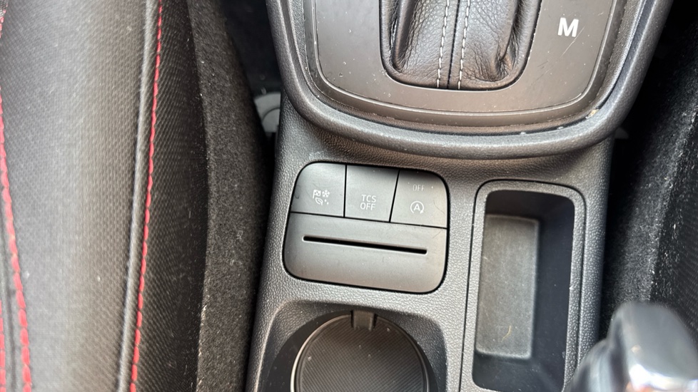 Ford Puma 1.0 EcoBoost Hybrid mHEV ST-Line 5dr DCT Petrol Hatchback - Image 32