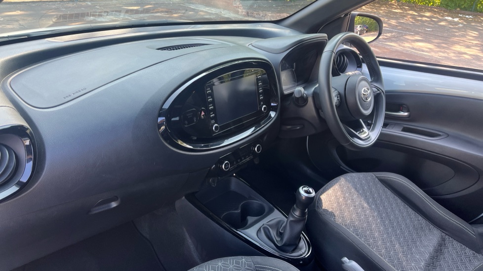 Toyota Aygo X 1.0 VVT-i Edge 5dr Petrol Hatchback - Image 9