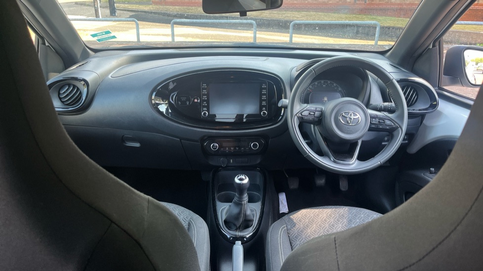 Toyota Aygo X 1.0 VVT-i Edge 5dr Petrol Hatchback - Image 10