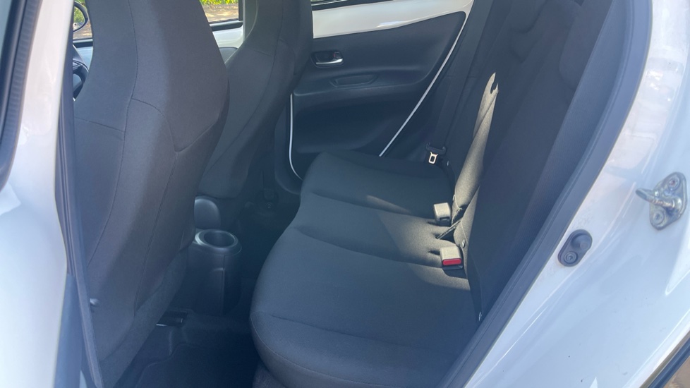 Toyota Aygo X 1.0 VVT-i Edge 5dr Petrol Hatchback - Image 16