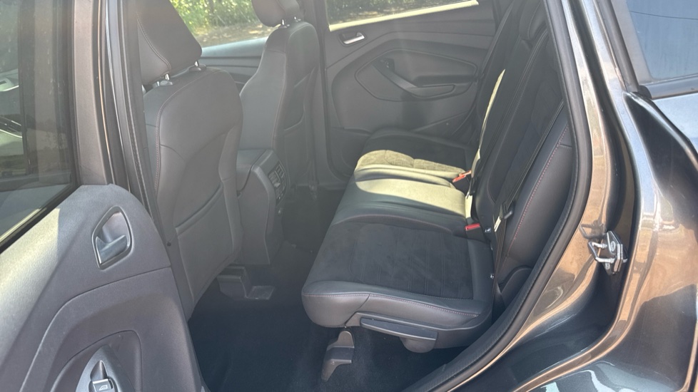 Ford Kuga 1.5 TDCi ST-Line 5dr 2WD Diesel Estate - Image 16