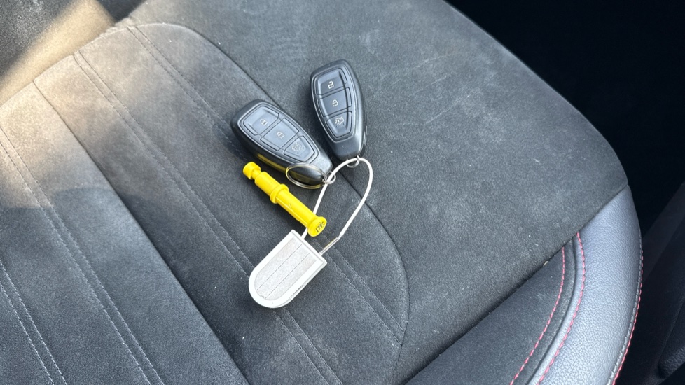Ford Kuga 1.5 TDCi ST-Line 5dr 2WD Diesel Estate - Image 19