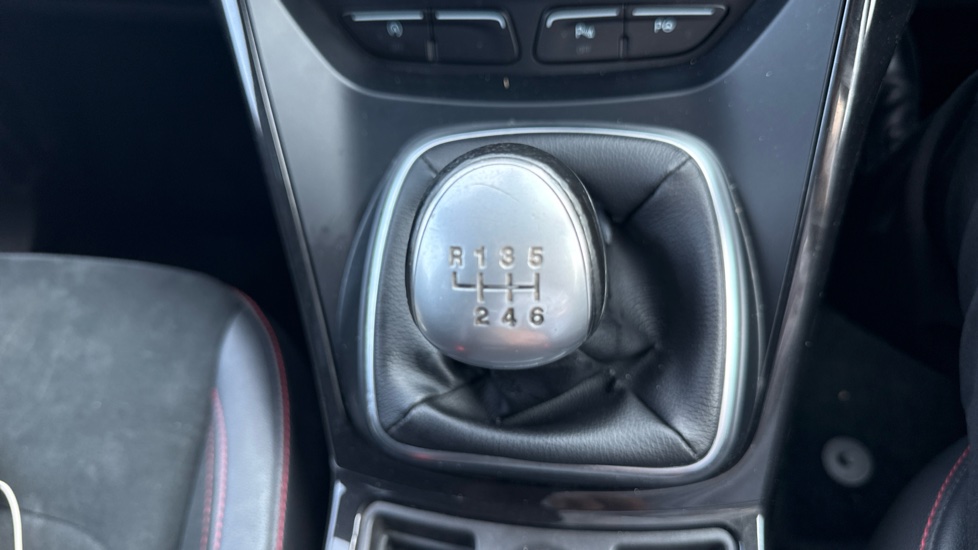 Ford Kuga 1.5 TDCi ST-Line 5dr 2WD Diesel Estate - Image 27