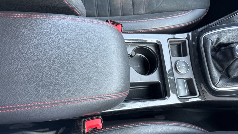 Ford Kuga 1.5 TDCi ST-Line 5dr 2WD Diesel Estate - Image 29