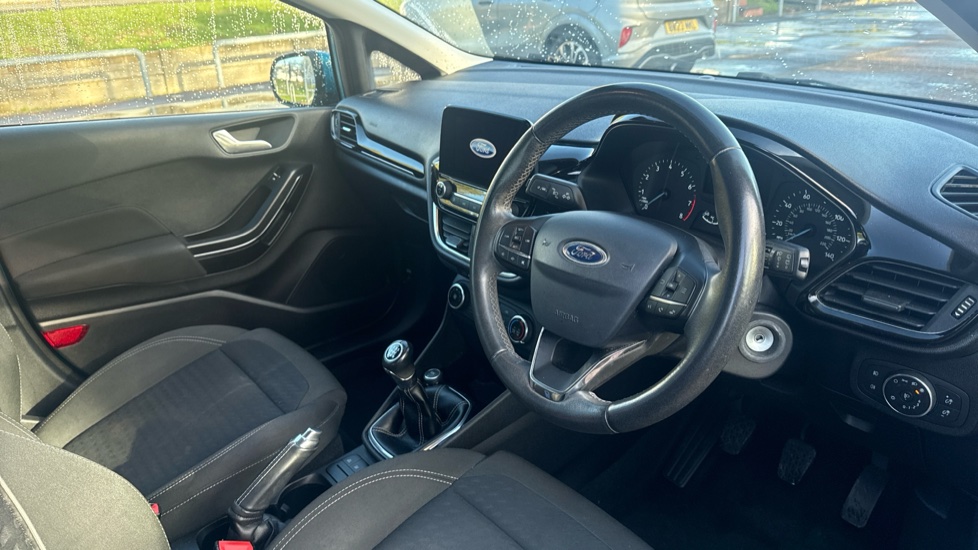 Ford Fiesta 1.1 Zetec 5dr Petrol Hatchback - Image 11