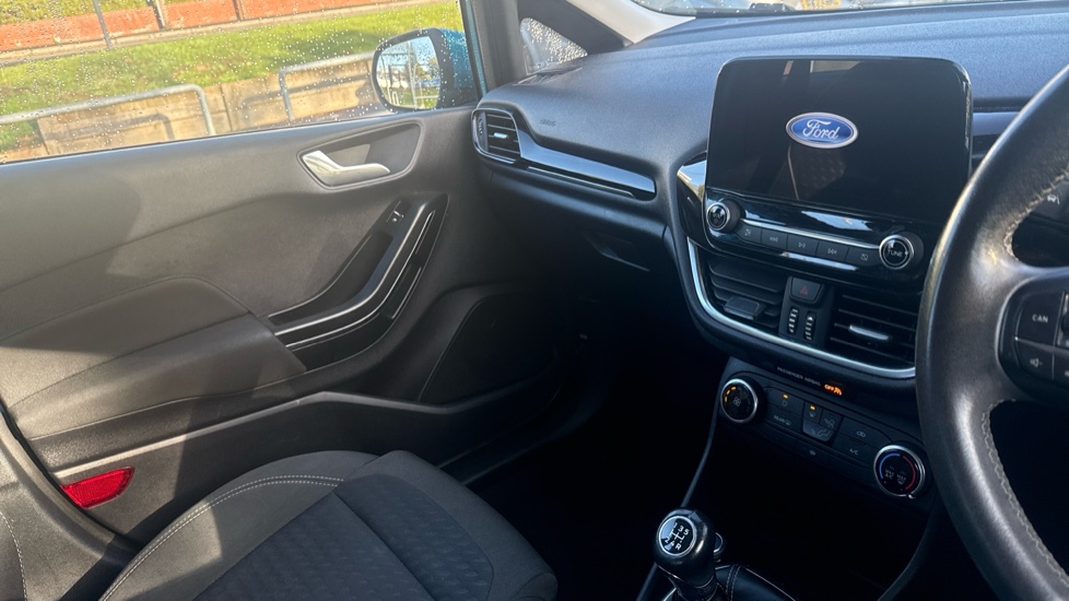 Ford Fiesta 1.1 Zetec 5dr Petrol Hatchback - Image 14