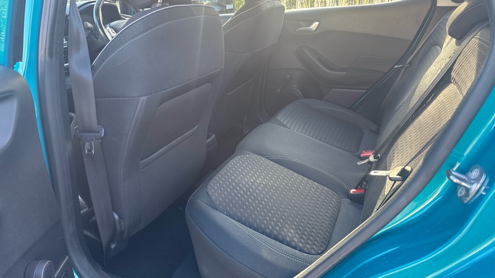 Ford Fiesta 1.1 Zetec 5dr Petrol Hatchback - Image 16