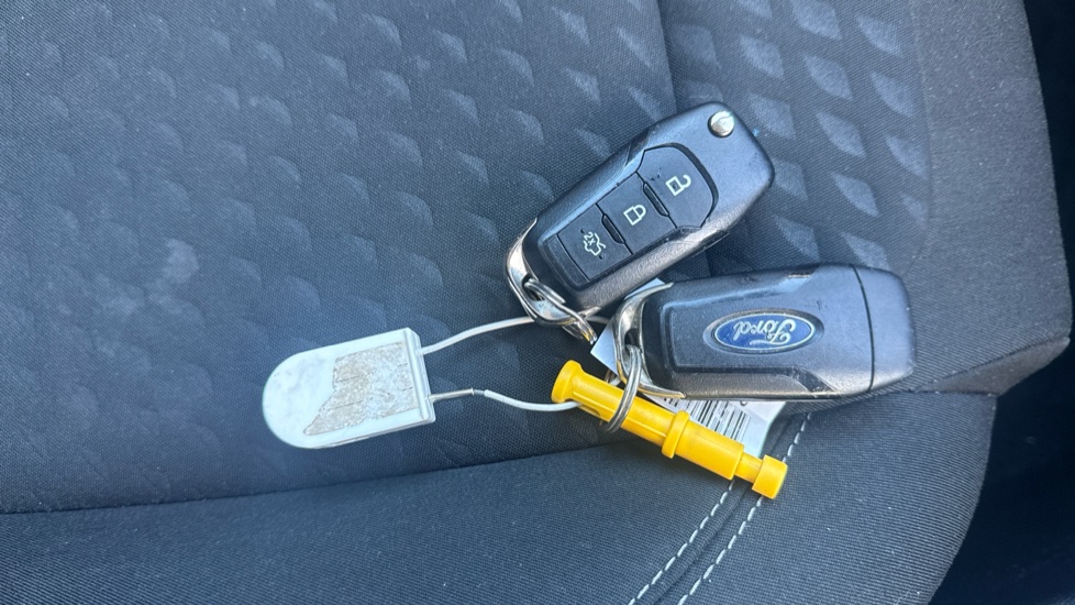 Ford Fiesta 1.1 Zetec 5dr Petrol Hatchback - Image 20