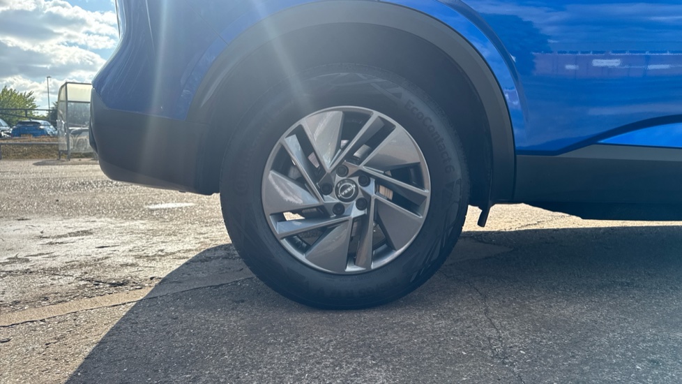 Nissan Qashqai 1.3 DiG-T MH 158 Acenta Premium 5dr Xtronic Petrol Hatchback - Image 7