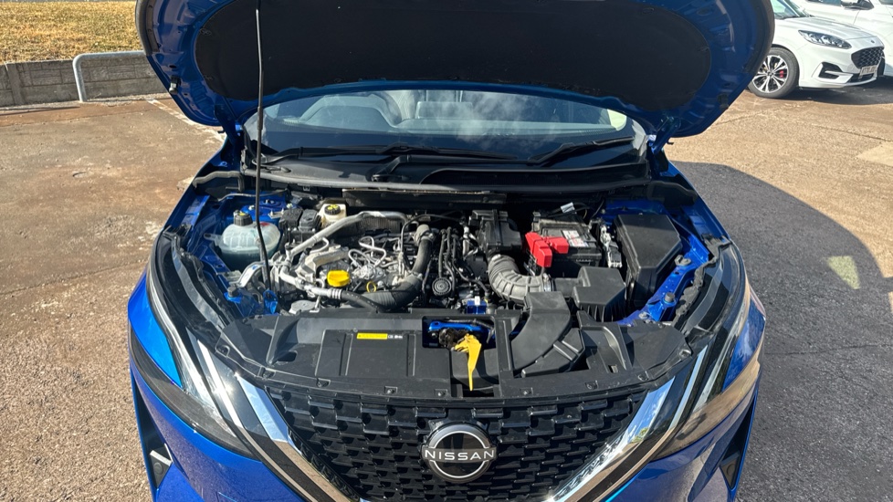 Nissan Qashqai 1.3 DiG-T MH 158 Acenta Premium 5dr Xtronic Petrol Hatchback - Image 8
