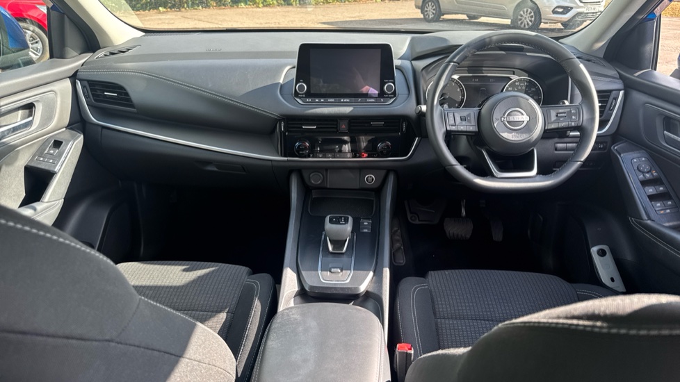 Nissan Qashqai 1.3 DiG-T MH 158 Acenta Premium 5dr Xtronic Petrol Hatchback - Image 10