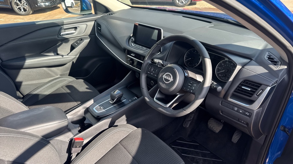 Nissan Qashqai 1.3 DiG-T MH 158 Acenta Premium 5dr Xtronic Petrol Hatchback - Image 11