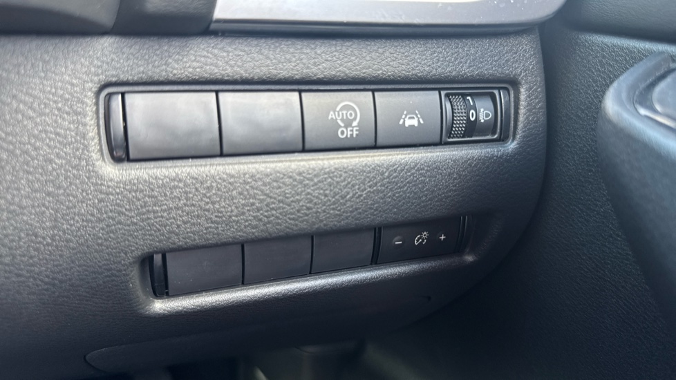 Nissan Qashqai 1.3 DiG-T MH 158 Acenta Premium 5dr Xtronic Petrol Hatchback - Image 25