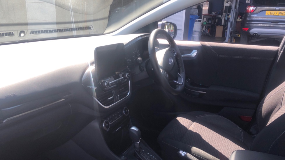 Ford Puma 1.0 EcoBoost Hybrid mHEV Titanium 5dr DCT Petrol Hatchback - Image 9