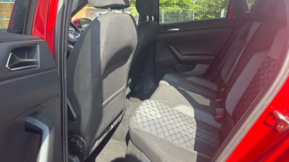 Volkswagen Taigo 1.0 TSI 110 R-Line 5dr DSG Petrol Hatchback - Image 16