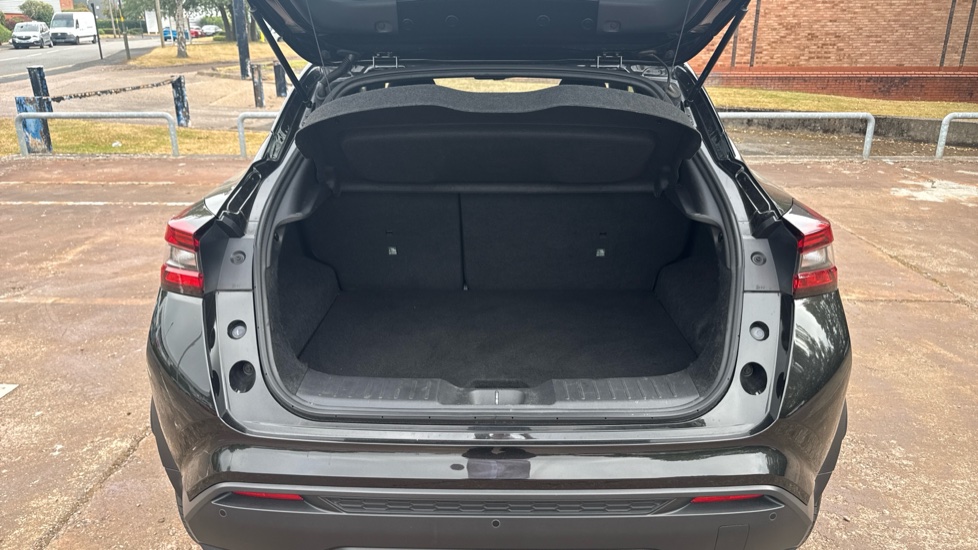 Nissan Juke 1.6 Hybrid N-Connecta 5dr Auto Hybrid Hatchback - Image 4