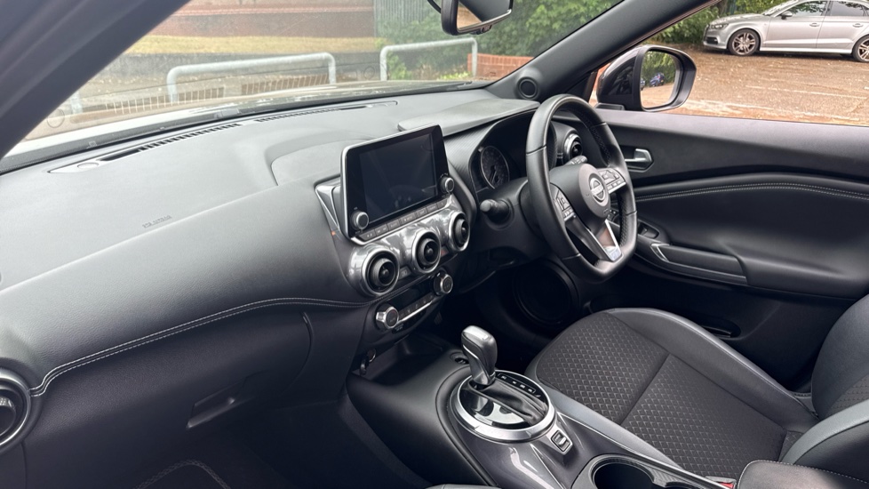Nissan Juke 1.6 Hybrid N-Connecta 5dr Auto Hybrid Hatchback - Image 9