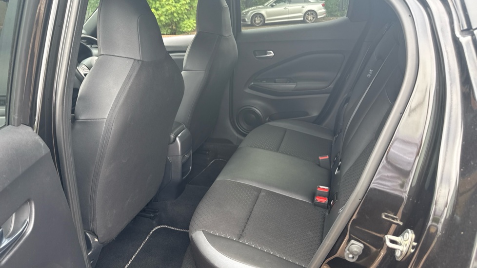 Nissan Juke 1.6 Hybrid N-Connecta 5dr Auto Hybrid Hatchback - Image 16
