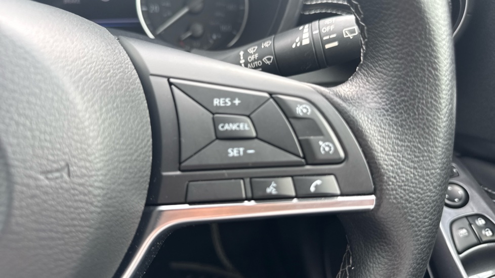 Nissan Juke 1.6 Hybrid N-Connecta 5dr Auto Hybrid Hatchback - Image 23