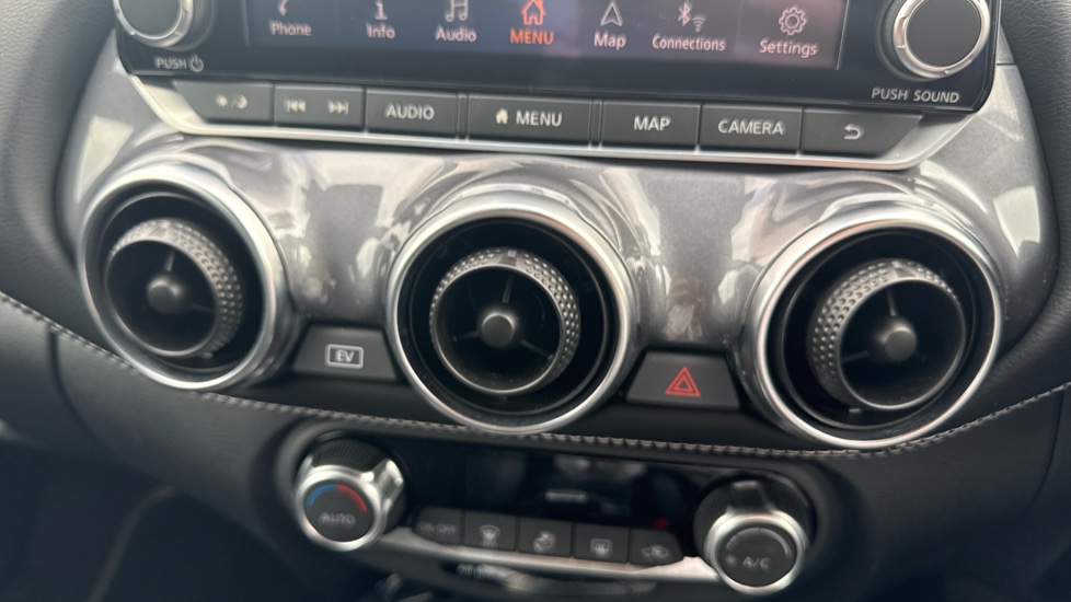 Nissan Juke 1.6 Hybrid N-Connecta 5dr Auto Hybrid Hatchback - Image 25