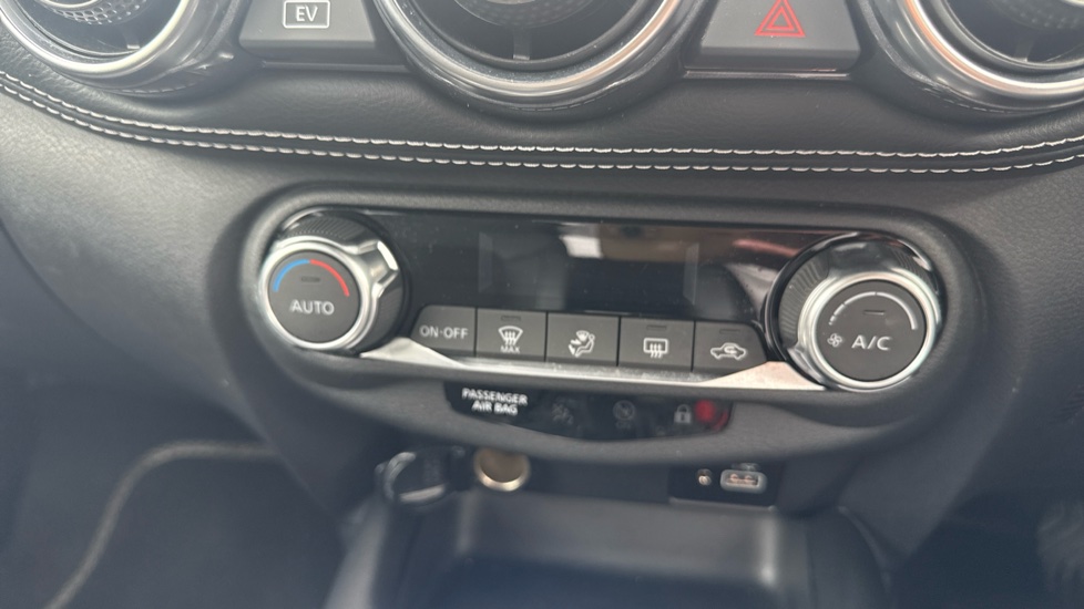 Nissan Juke 1.6 Hybrid N-Connecta 5dr Auto Hybrid Hatchback - Image 26