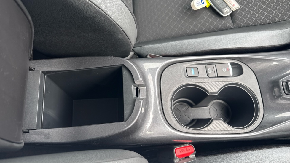 Nissan Juke 1.6 Hybrid N-Connecta 5dr Auto Hybrid Hatchback - Image 30