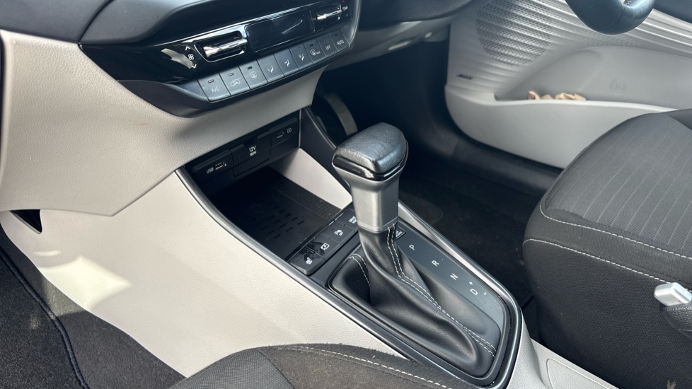 Hyundai i20 1.0T GDi 48V MHD Ultimate 5dr DCT Petrol Hatchback - Image 13