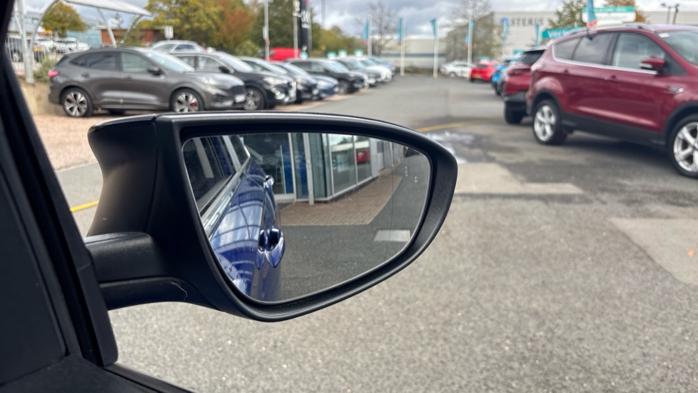Hyundai i20 1.0T GDi 48V MHD Ultimate 5dr DCT Petrol Hatchback - Image 21