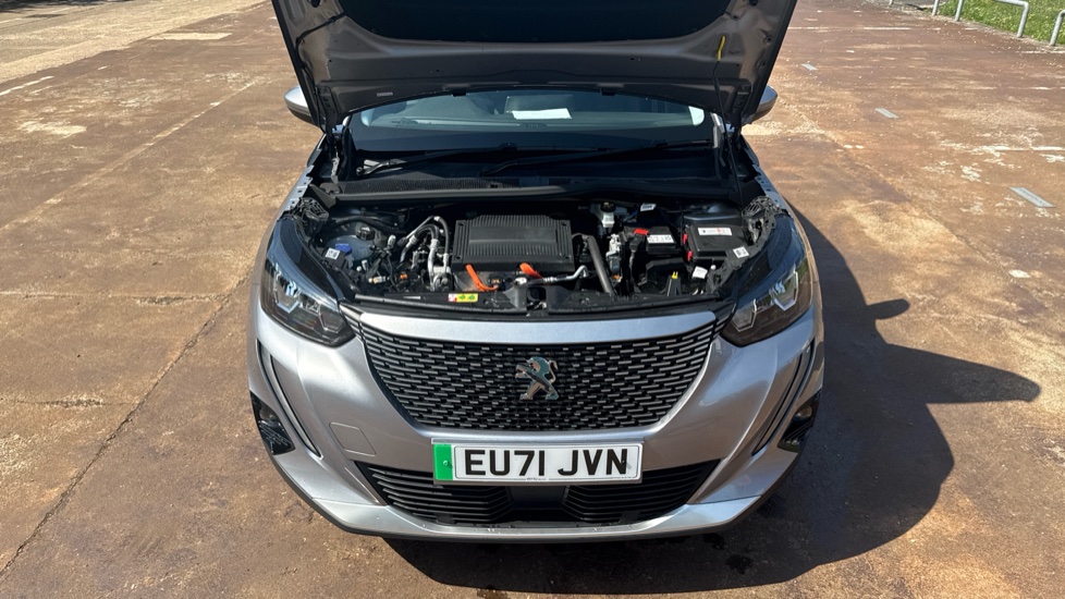 Peugeot 2008 100kW Allure Premium 50kWh 5dr Auto Electric Estate - Image 8