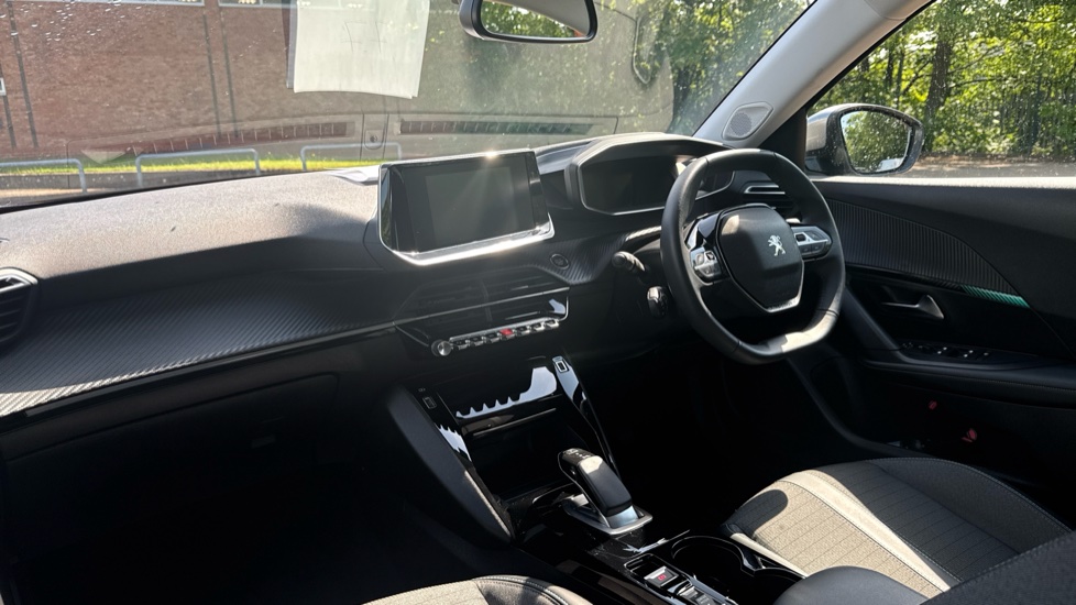 Peugeot 2008 100kW Allure Premium 50kWh 5dr Auto Electric Estate - Image 9