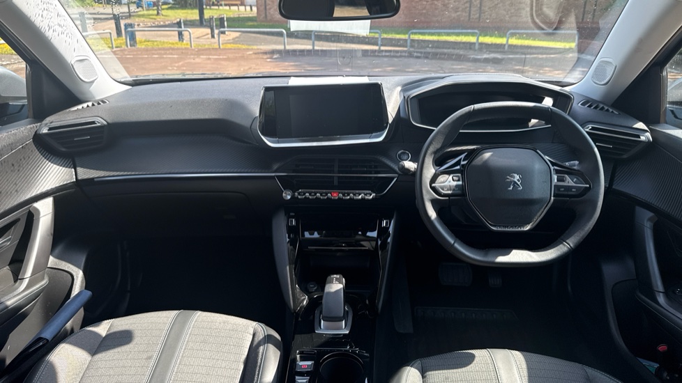 Peugeot 2008 100kW Allure Premium 50kWh 5dr Auto Electric Estate - Image 10