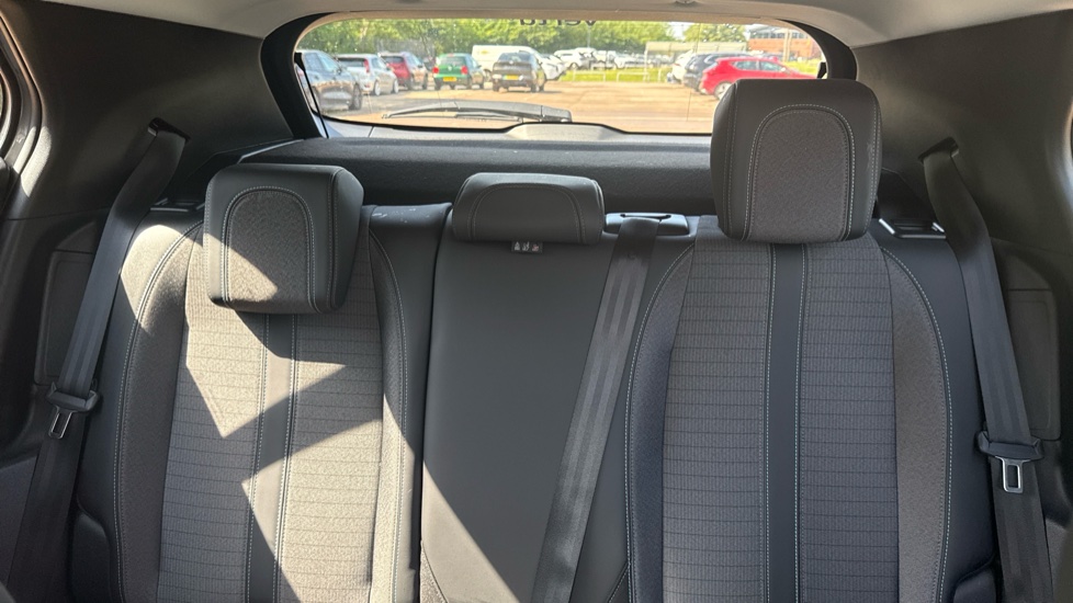 Peugeot 2008 100kW Allure Premium 50kWh 5dr Auto Electric Estate - Image 15