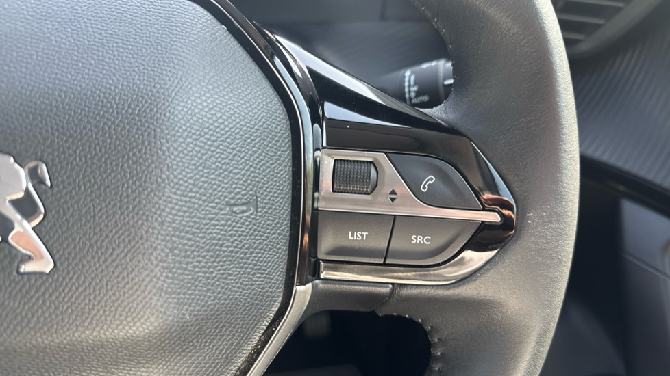 Peugeot 2008 100kW Allure Premium 50kWh 5dr Auto Electric Estate - Image 24