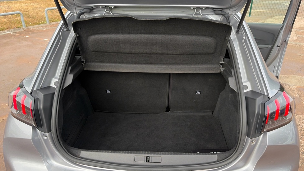Peugeot 208 1.2 PureTech 100 Allure Premium 5dr Petrol Hatchback - Image 4
