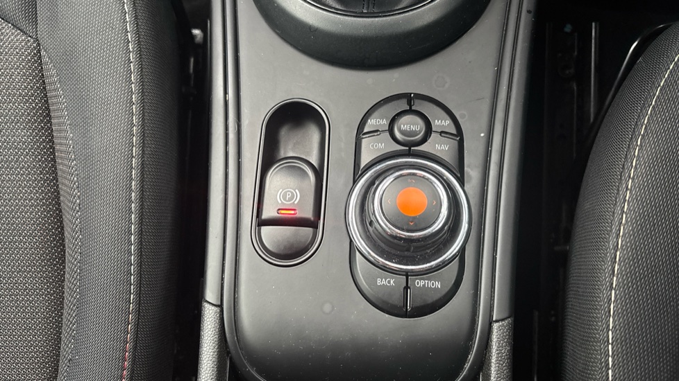 MINI Countryman 1.5 Cooper Classic 5dr Petrol Hatchback - Image 30