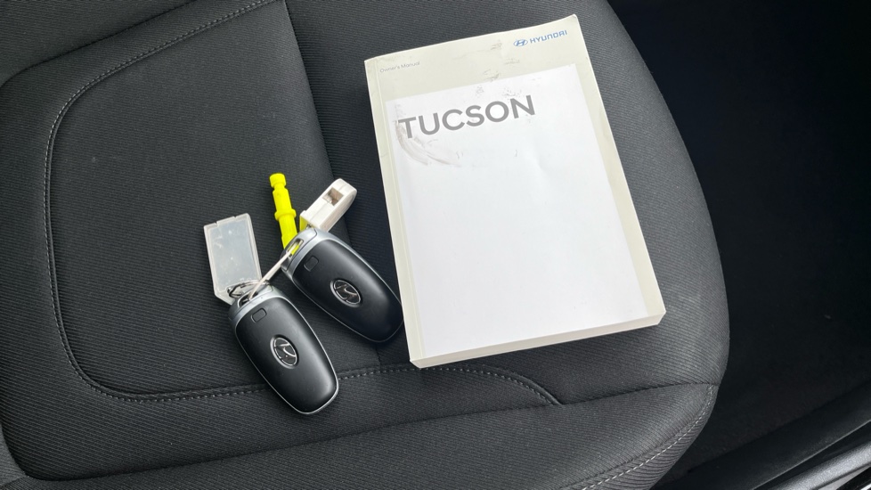 Hyundai TUCSON 1.6 TGDi Premium 5dr 2WD Petrol Estate - Image 19