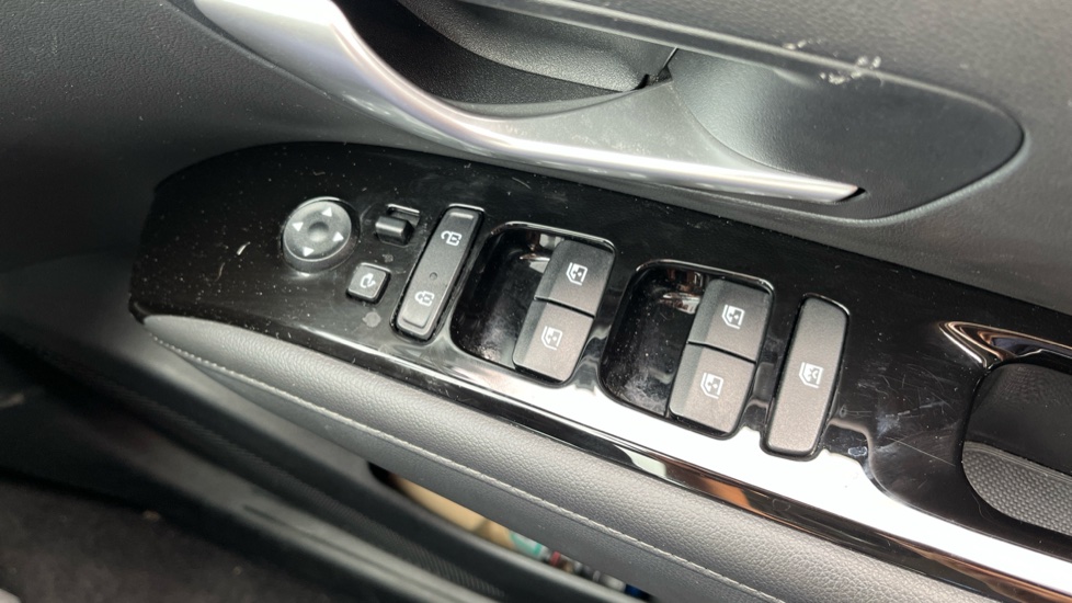 Hyundai TUCSON 1.6 TGDi Premium 5dr 2WD Petrol Estate - Image 29