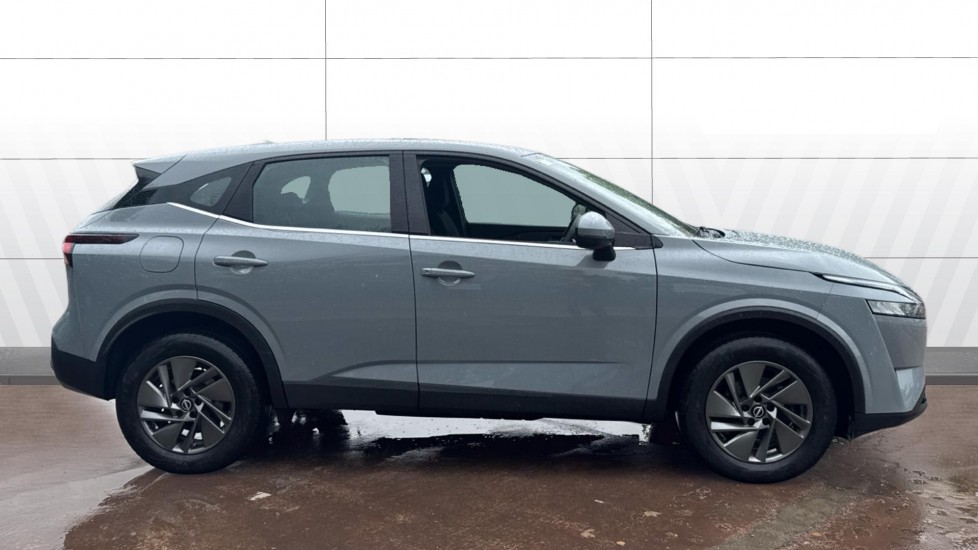 Nissan Qashqai 1.3 DiG-T MH Acenta Premium 5dr Petrol Hatchback - Image 5